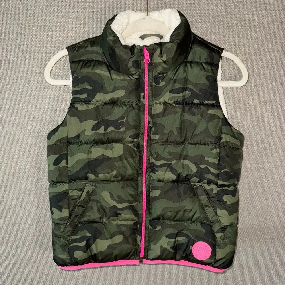 Gap size large camo ColdControl Max Cozy-Lined pink zip puffer Vest